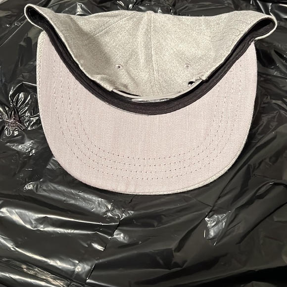 Snapback ballcap - Picture 2 of 2